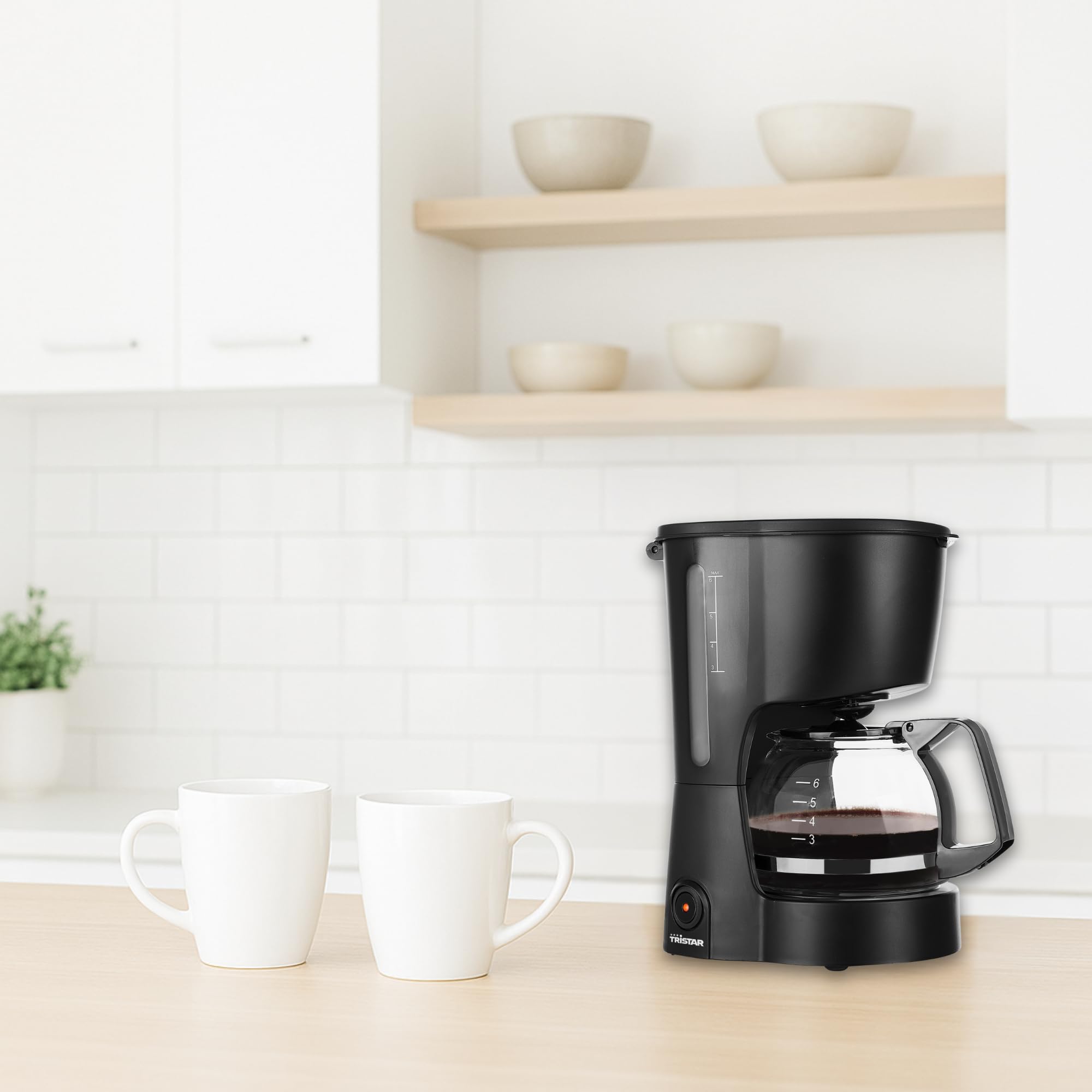 Tristar Kaffeemaschine, 6 Tassen Kapazität, 600W, Warmhaltefunktion, Automatische Abschaltung, Permanentfilter, Anti-Tropf-System, Kompakt und Tragbar, Leicht zu Reinigen, CM-1246